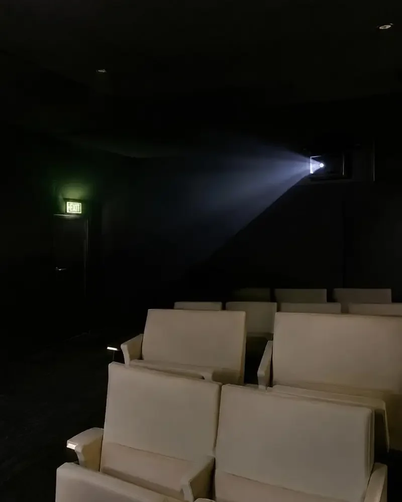 夜谈 7 期：一个人的放映厅 封面图，圆桌对谈，38 分钟